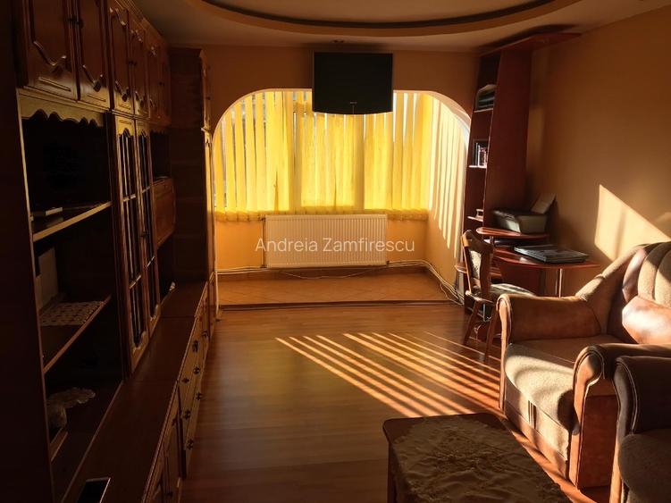 Apartament 3 camere de vanzare Apartament 3 camere de vanzare