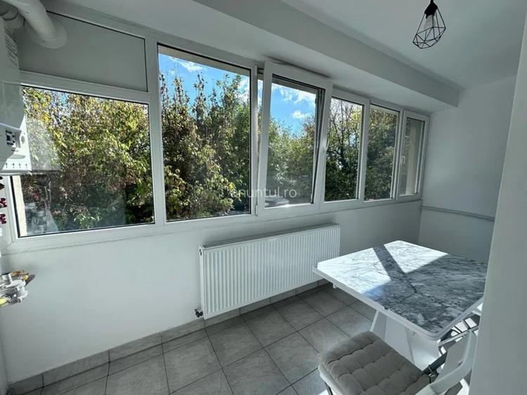 Pajura, metrou Jiului, Apartament 2 camere Centrala Proprie, et.2/3