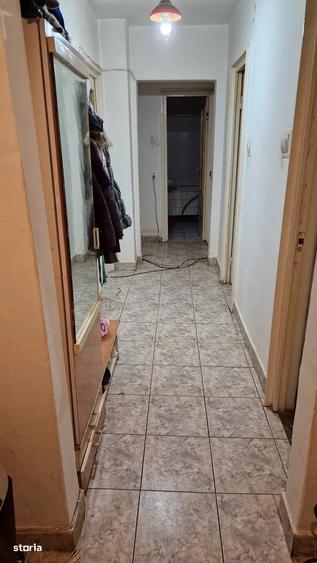 De vanzare apartament 3 camere in Tudor - 3