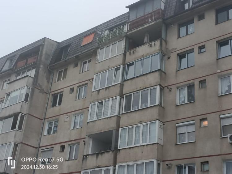 Apartament de vanzare 4 camere - living și 3 dormitoare - 10