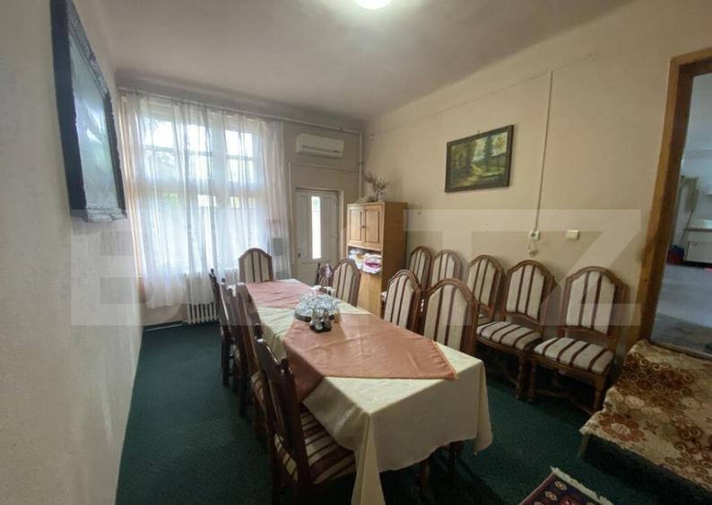 Casa de vanzare, spatiu comercial in suprafata 220 mp, in l - 11