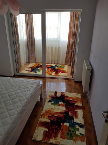 Inchiriez apartament cu 4 camere in Zamca - 7