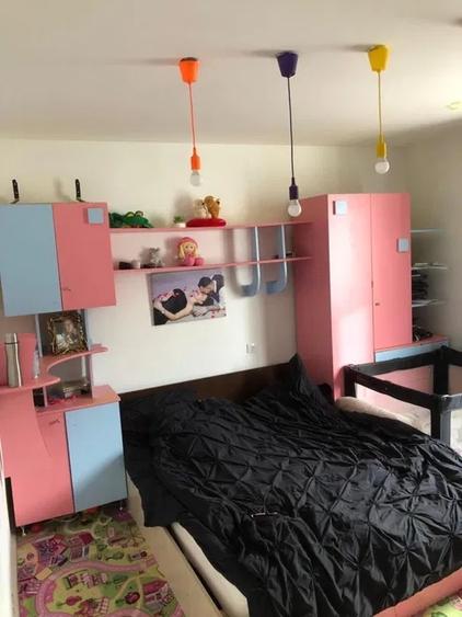 De vanzare apartament 3 camere conf. 1 decomandat pe str,Cugir la et 1 sup. 80mp - 1