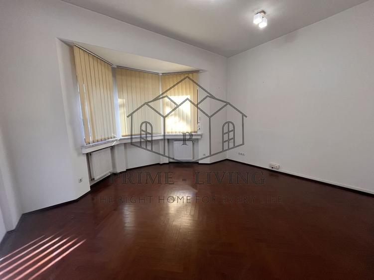 VILA INTERBELICĂ LA INCHIRIERE IN ZONA 1 MAI - 12