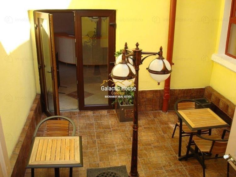 ANSAMBLU VILE - TREI CORPURI CL?DIRE - LOCURI DE PARCARE - 12 MASINI - 6