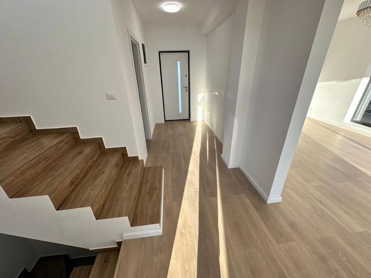 CASE INDIVIDUALE - 4 CAMERE, GARAJ, PANOURI SOLARE, COMISION 0% - 10