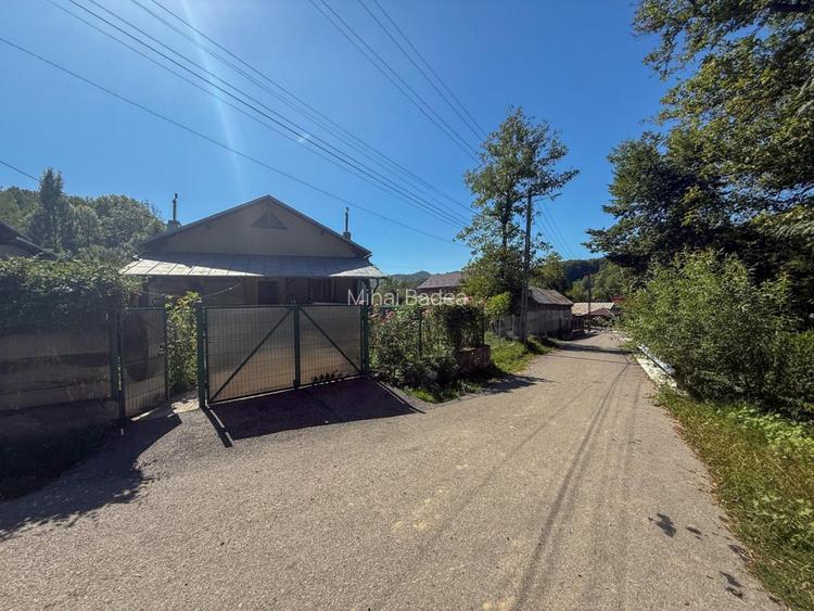 Casa de vacanta sau rezidenta in Adunati, buget redus