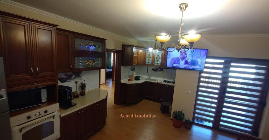 Casa caramida cu placa de beton, Valu lui Traian - 30