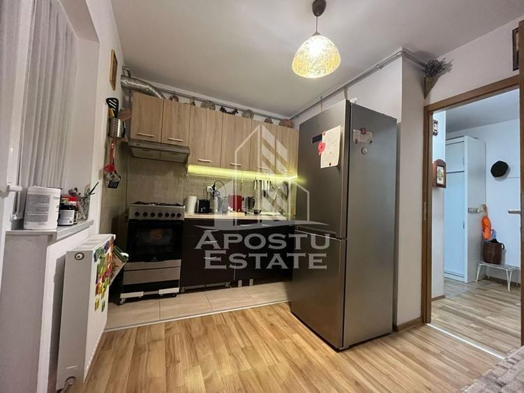 Apartament cu 3 camere,decomandat, 2 bai, etaj intermediar, Girocului - 1