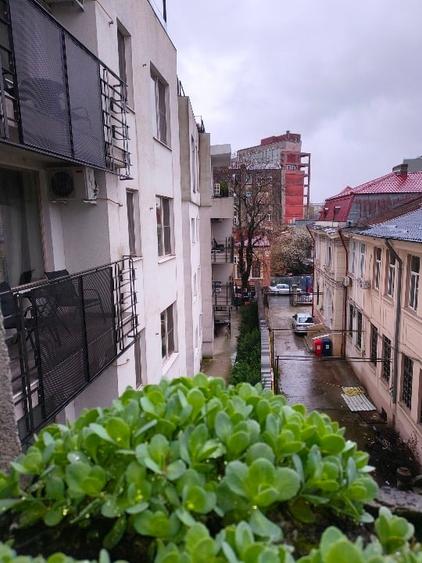 Proprietar - Închiriez apartament 5 camere zona Unirii - 2