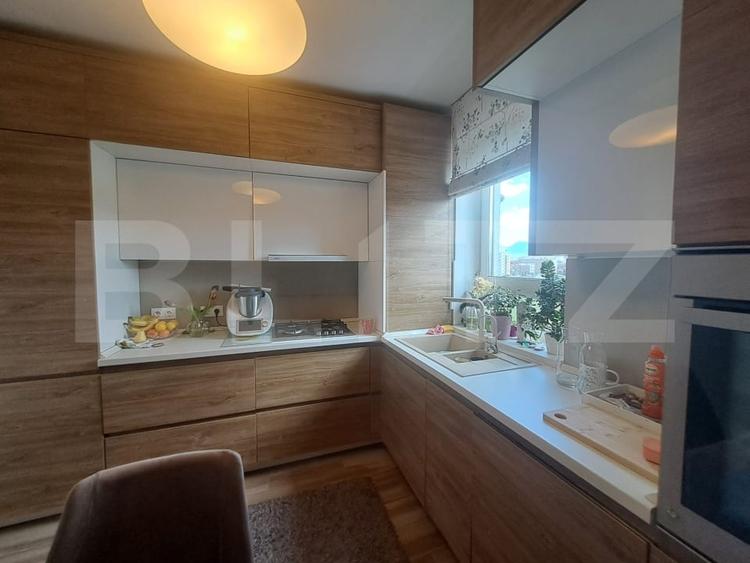 Apartament cu 3 camere decomandat, mobilat în Tractorul