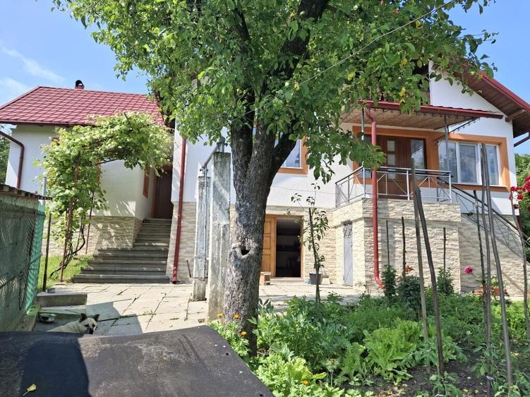 Casa 5 camere, baie, bucatarie, 134 mp, beci, garaj, teren1.20 0mp - 4
