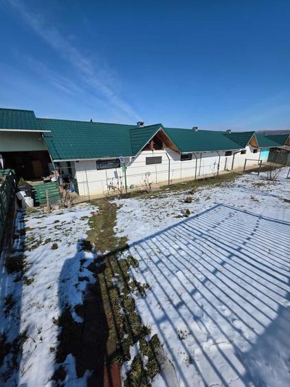 Vand teren cu cladire de locuit si anexe gospodaresti si iesire la iaz - 4