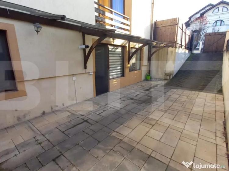 Apartament mobilat, 3 camere, 63 mp, curte 49 mp, parcare, c - 6