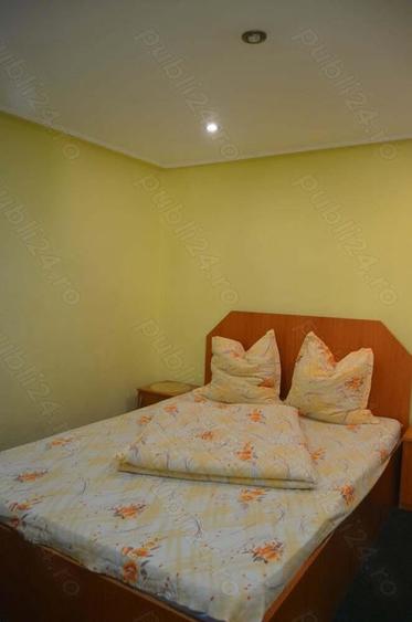 Vila de vacanta cu 7 camere situata in Busteni,semicentral. - 16