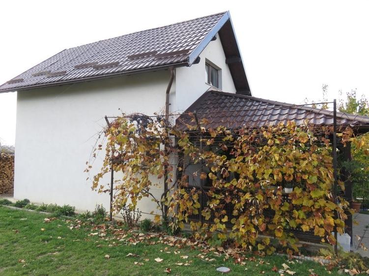 Casă individuală cu 5 camere cu Canalizare în Sânnicoară