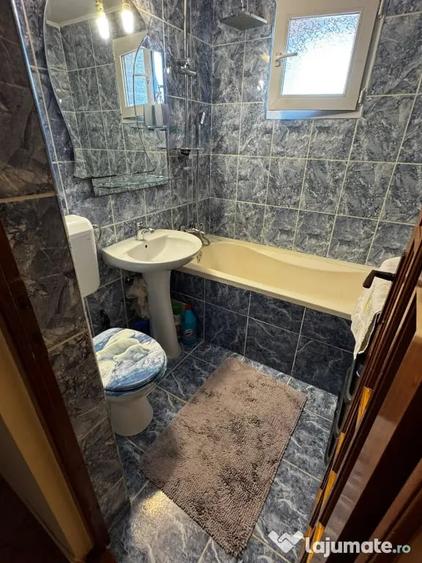 Apartament cu 3 camere decomandat în Șagului