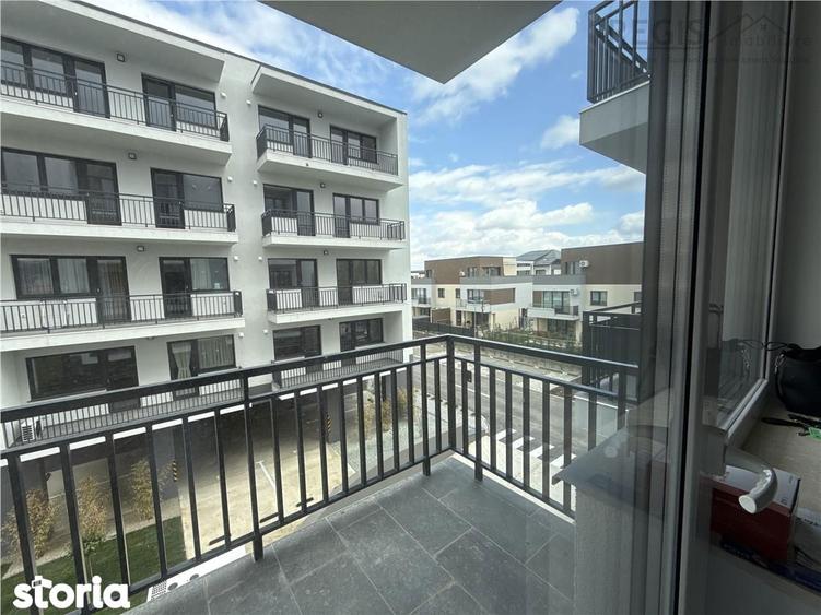 Apartament cu 3 camere decomandat în Tractorul