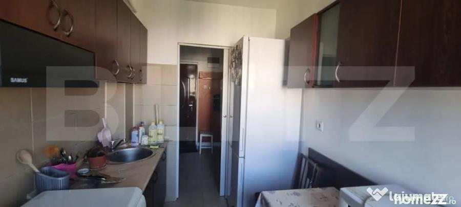 Apartament cu 3 camere semidecomandat în Central