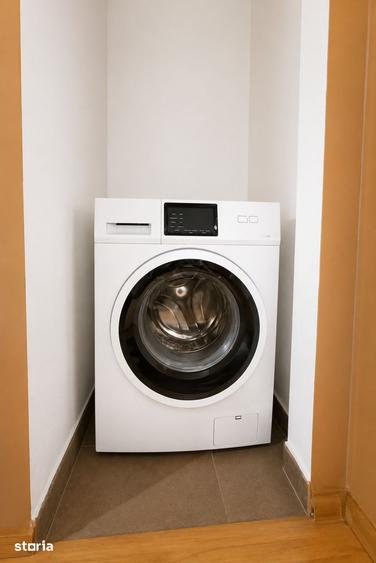 Apartament cu 4 camere decomandat în Tei