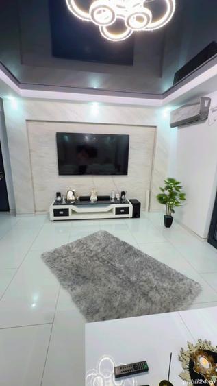 Apartament cu 3 camere decomandat în Peco
