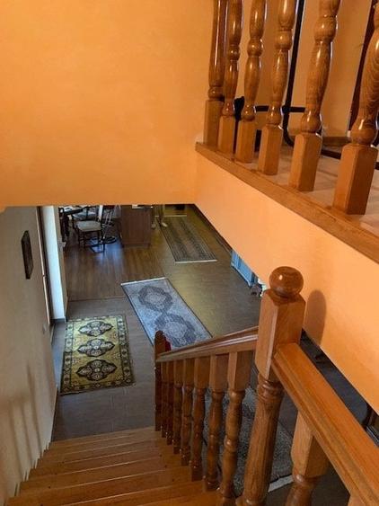 Casă cu 5 camere cu Canalizare în Vest