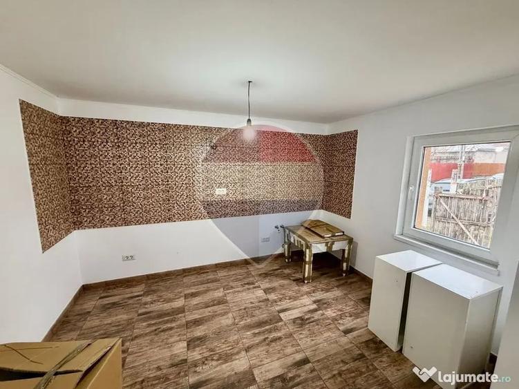 Casă cu 2 camere cu Teren 802 Mp în Jariștea