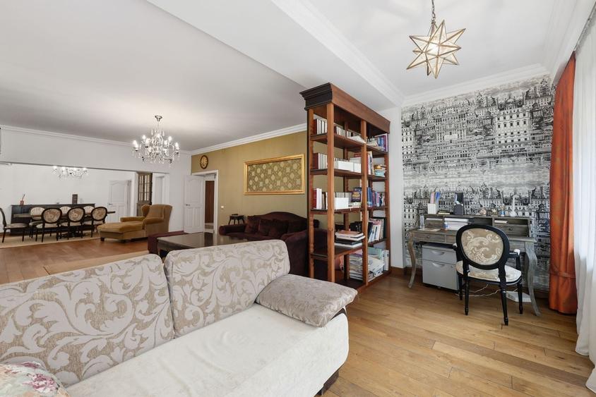 Apartament cu 3 camere, mobilat în Primăverii