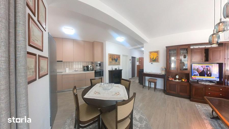 Apartament cu 3 camere în Tractorul