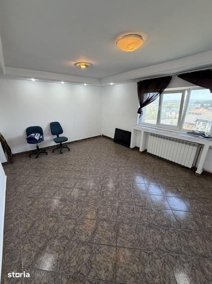 Apartament cu 3 camere decomandat în Mioriței