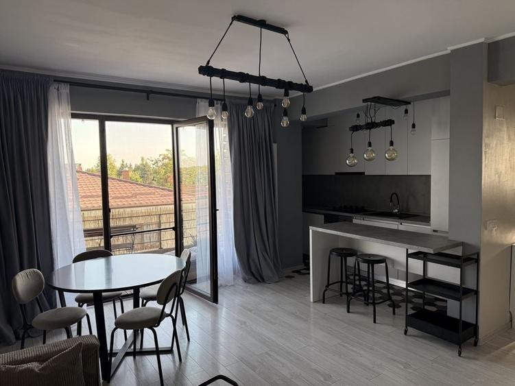 Apartament cu 2 camere decomandat în Central