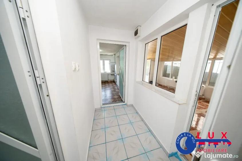 Casă cu 2 camere cu Teren 295 Mp în Babadag