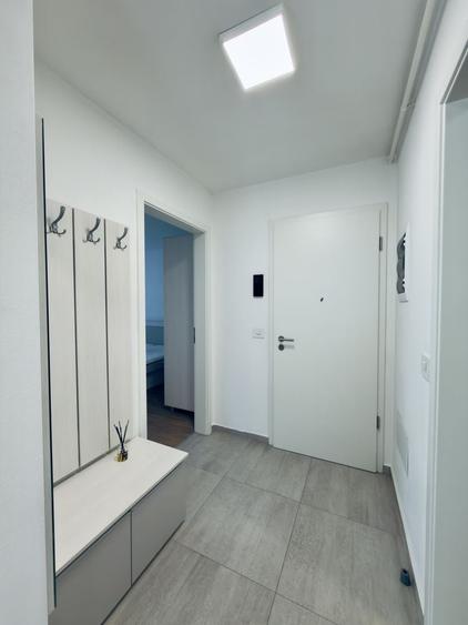 Apartament cu 2 camere semidecomandat în Tractorul