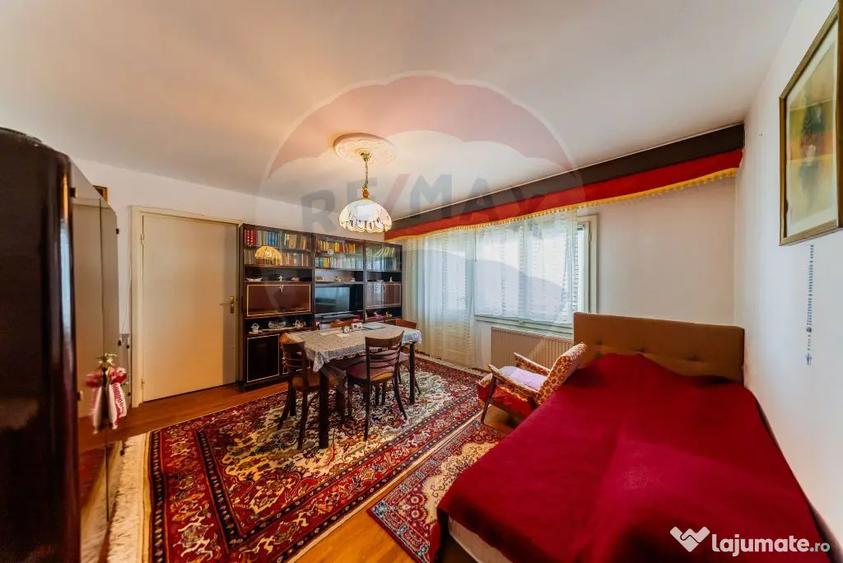 Apartament cu 2 camere semidecomandat, mobilat în Boul Roșu