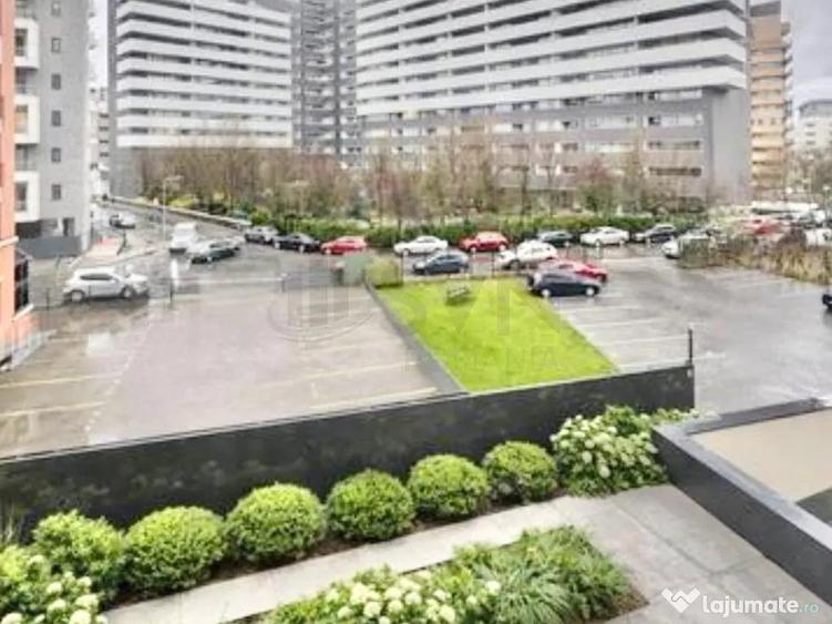 Apartament cu 3 camere decomandat în Aviației