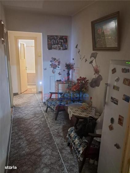 Apartament cu 3 camere decomandat în Gară