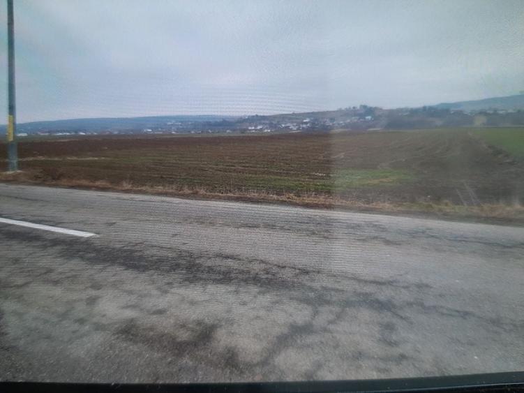 Teren de 4566 mp, în Călinești (Calafindești)
