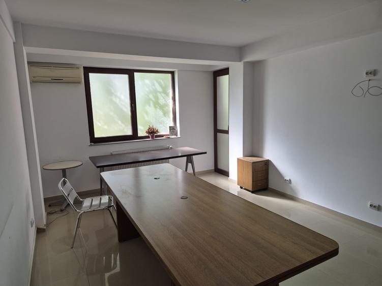 Apartament cu 4 camere în Central