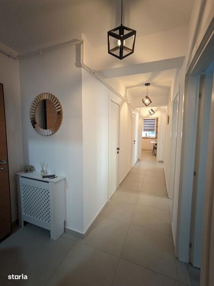 Apartament cu 3 camere decomandat, mobilat în Tractorul