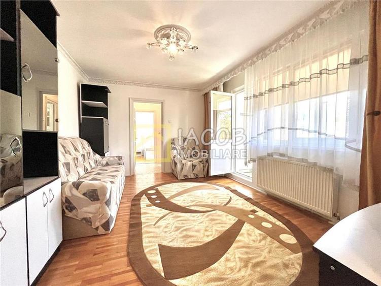 Apartament cu 2 camere semidecomandat, mobilat în Cornișa