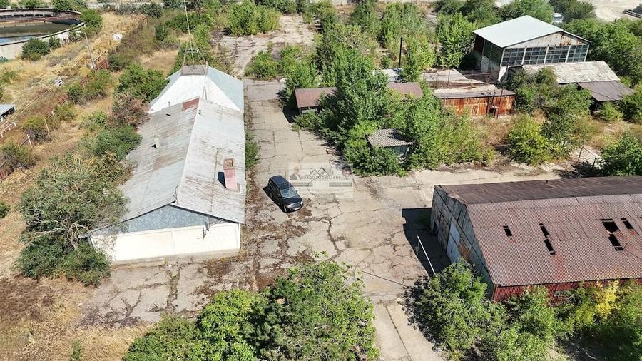 Teren de 15693 mp, în Sud