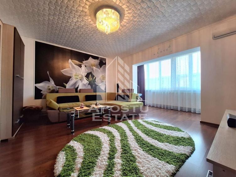 Apartament cu 3 camere decomandat în Boul Roșu