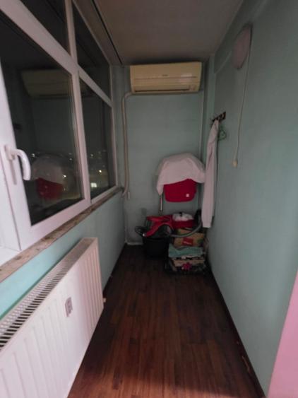 Apartament cu 3 camere semidecomandat, mobilat în Titan