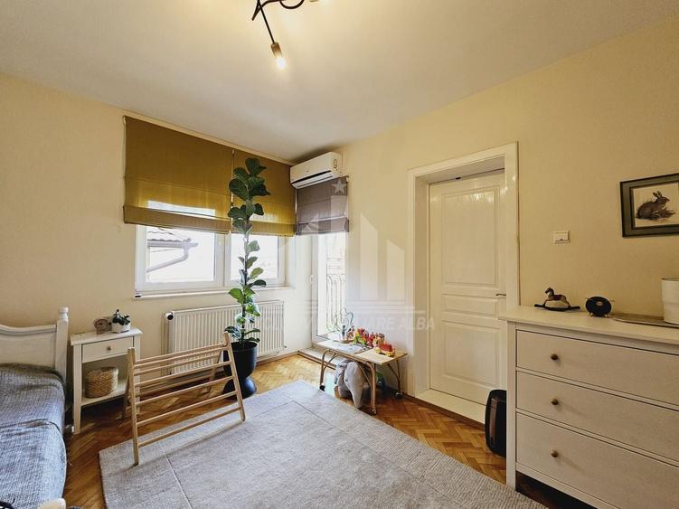 Casa individuala | Pensiune | 550 mp | 1100 mp teren | Cetate - 17