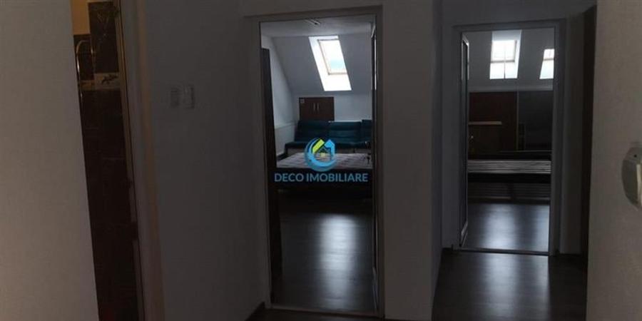 Apartament 3 camere, 95 mp pe doua niveluri cu terasa de 30 mp, Eroilor - 27