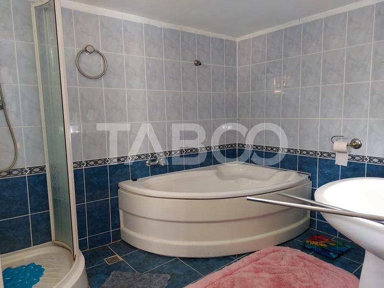 Casa de vanzare cu 2 apartamente separate si teren 500 mp Cisnadioara - 10