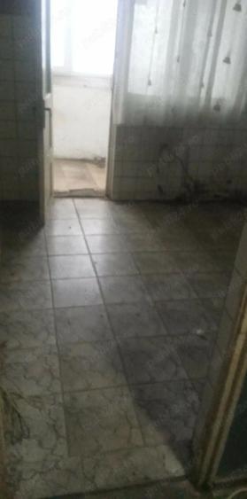 Apartament 2 camere 51mp decomandat.parter.(Fara incalzire,baia trebuie modernizata.)35000 negociab - 4