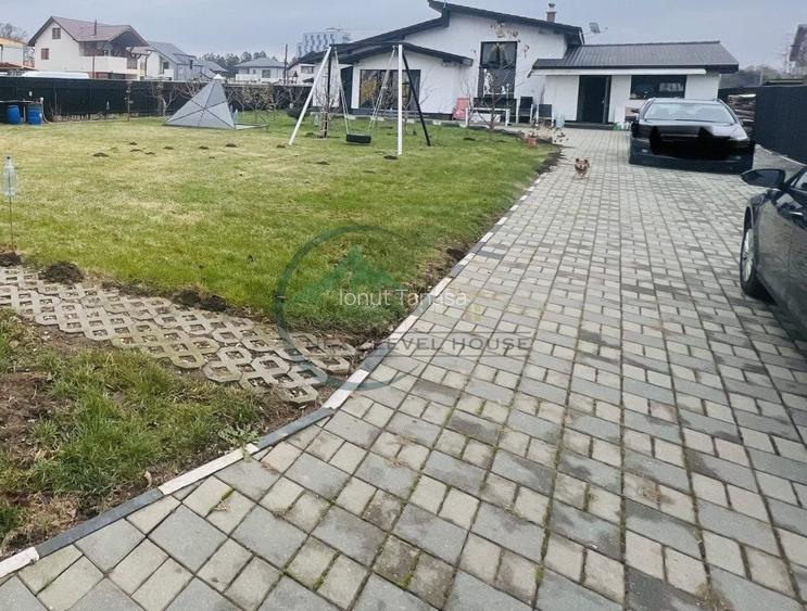 Casa cu 4 camere, zona Coresi Mall, 930mp teren