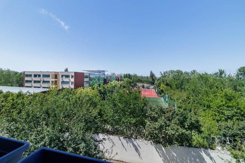 Cladire Moderna, Ideala pentru Locuinta sau Afacere, cu Terasa Panoramica - 8