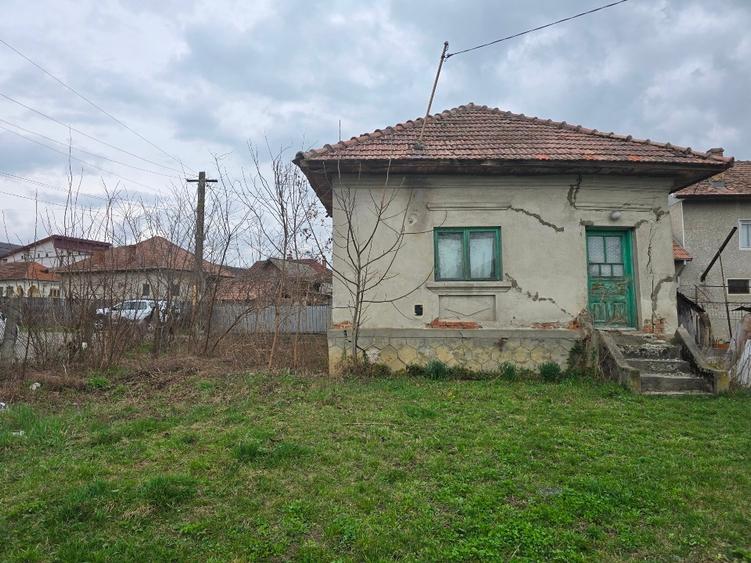 Teren si casa batraneasca Calimanesti - 2